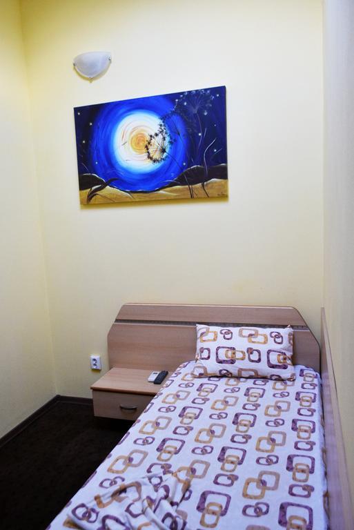 Pensiunea Nicolas Craiova Buitenkant foto